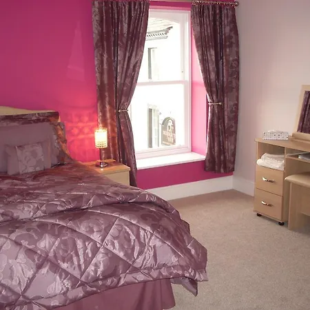 The Golden Lion 3* Maryport