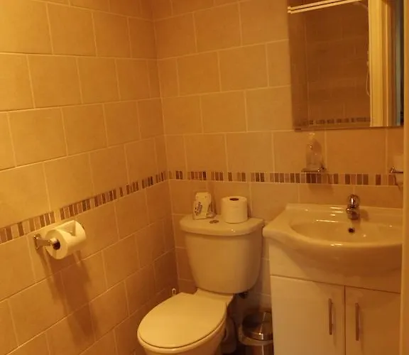 The Golden Lion 3* Maryport